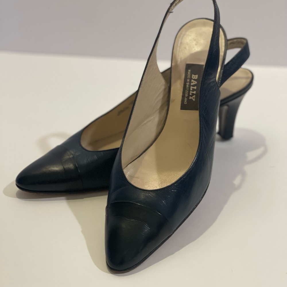 Bally Blue Leather Pointed Toe Womens Slingback Heels Size 6 in Switzerland